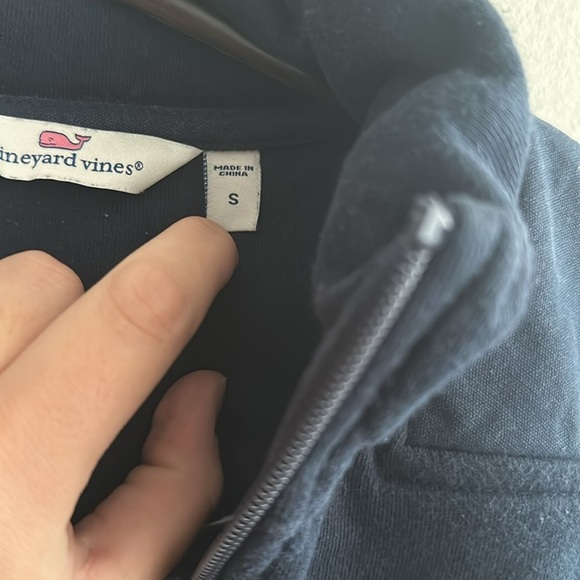 Vineyard vines sweatshirt quarter zip size small - Picture 3 of 4